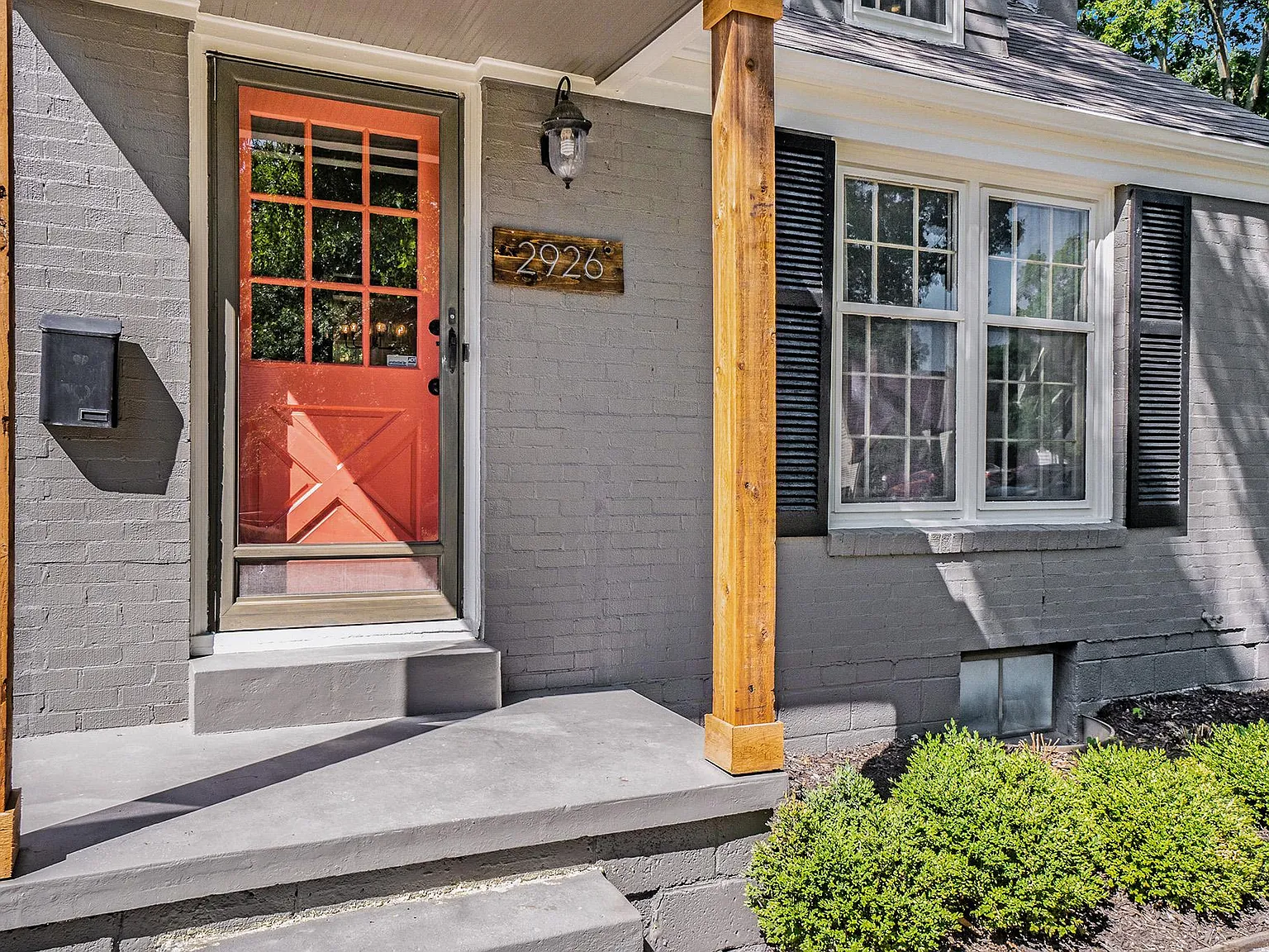 3 bed, 1977 sqft, $3,000 — Photo 2