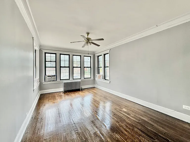2059 W Touhy Ave #1 — Photo 2