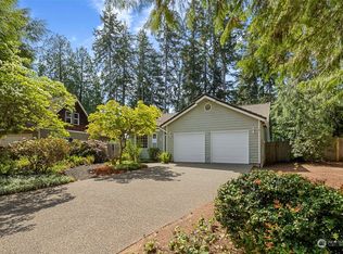 381 E Mountain View Dr, Allyn, WA 98524