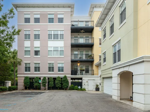 498 Albemarle Rd Unit 207, Charleston, SC 29407