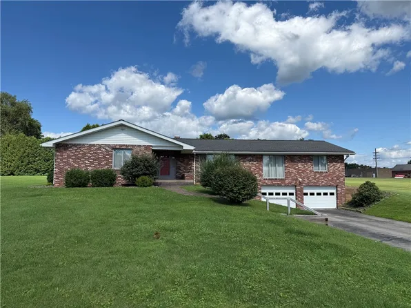 915 McKnight Rd, Indiana, PA 15701