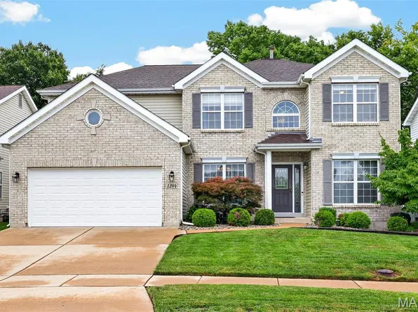 1204 Arbor Bluff Cir, Ballwin, MO 63021
