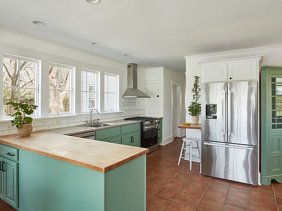 4th image of 658 Sagaponack Main St