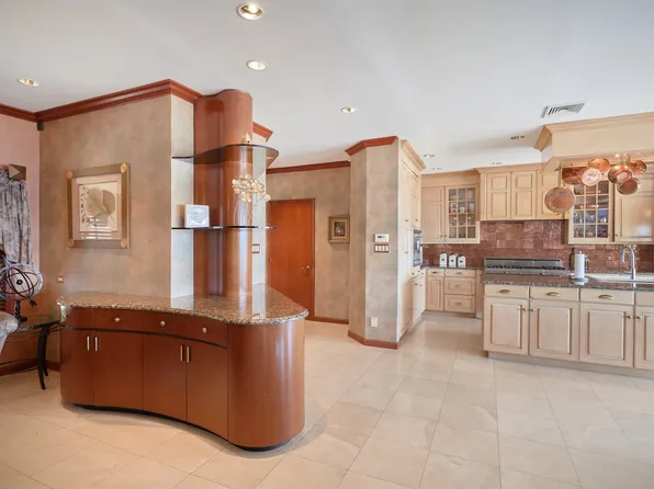 3411 Country Club Road image 9 of 64