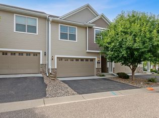 3183 Frontier Dr, Woodbury, MN 55129