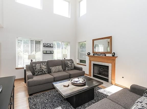 3rd image of 1426 Meadowsedge Ln #6