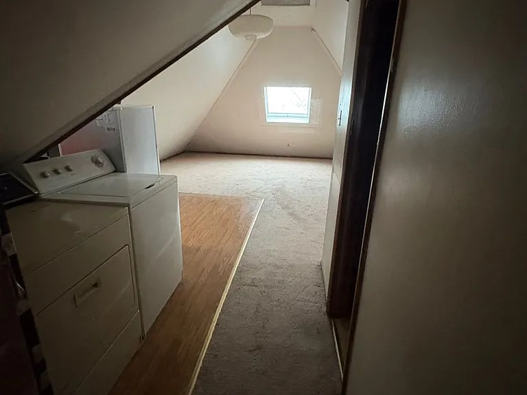 422 Pearl St — Photo 3