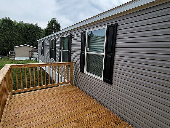 3rd image of 19 Woodcock Dr