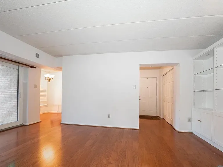 620 Washington Pl #20 — Photo 6