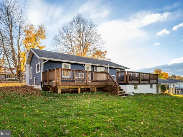 309 Woodland Dr, Oakland, MD 21550