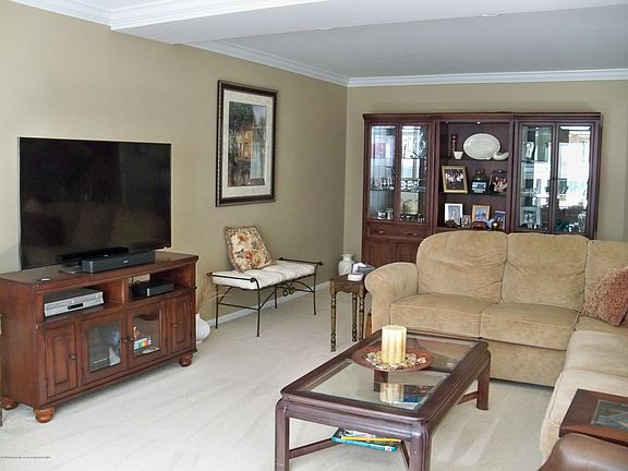 4th image of 251 Marigold Ct #25E1