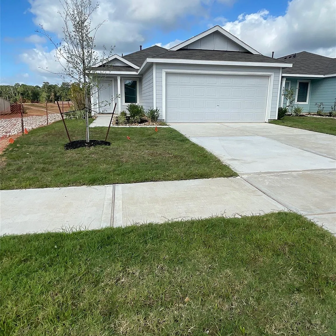 3 bed, 2.0 bath, 1266 sqft, $1,600 — Photo 1