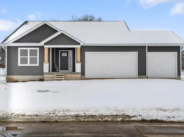197 Eagle Ridge Dr, Waverly, IA 50677