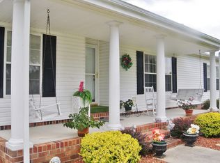 1521 Willoughby Dr, Kernersville, NC 27284
