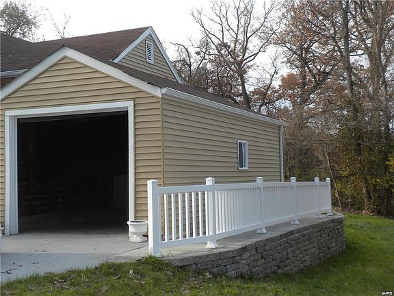 2nd image of 6779 Kenwood Dr