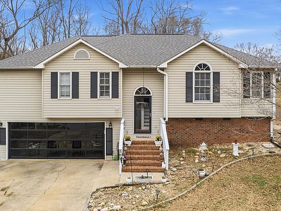 3rd image of 308 Fireside Ct