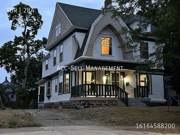 4th image of 643 Thomas St SE