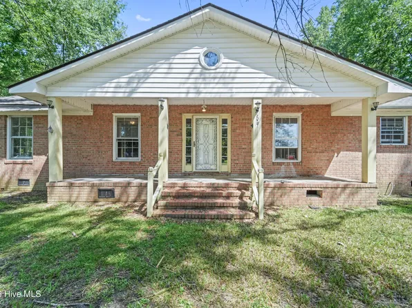 273 E Charity Road, Rose Hill, NC 28458