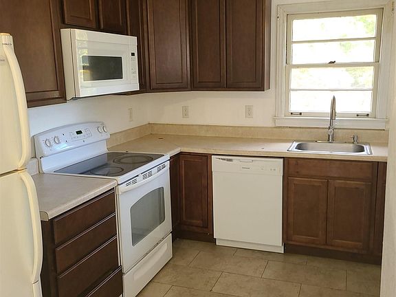 2nd image of 3070 N 15th Ave