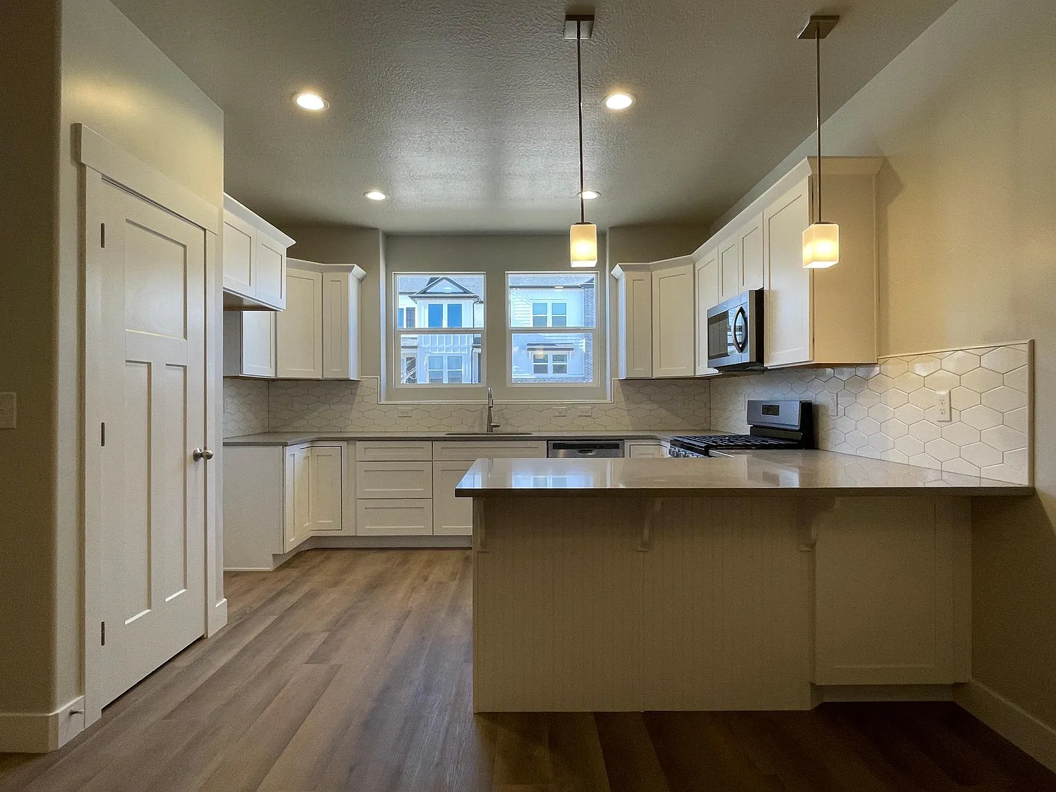 13953 Champlin Peak Dr — Photo 4