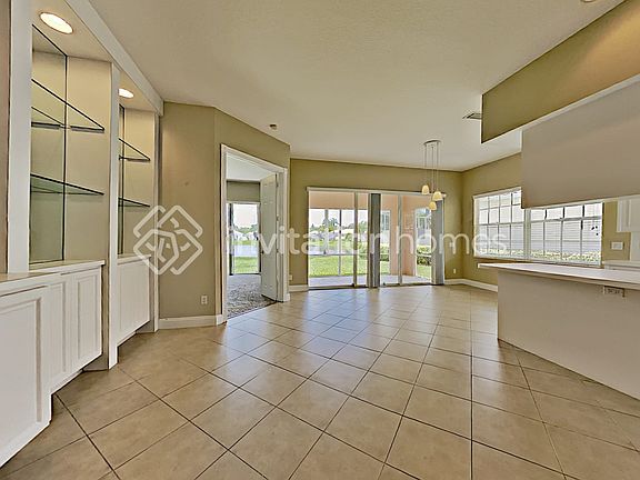 3rd image of 4682 Hammock Cir
