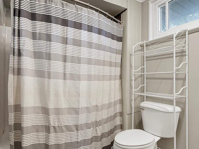 30 22nd St NW #1 — Photo 9