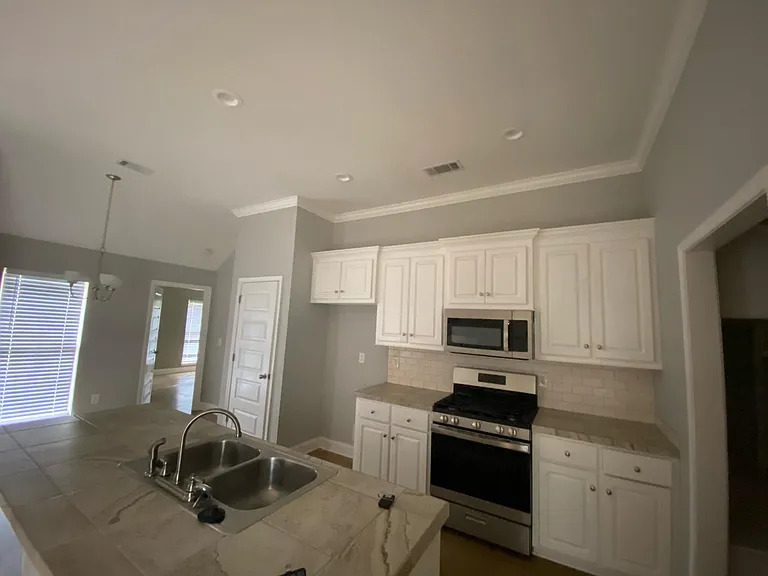 972 Filmore Dr — Photo 5