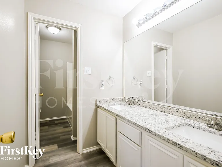 204 Windsor Dr — Photo 14