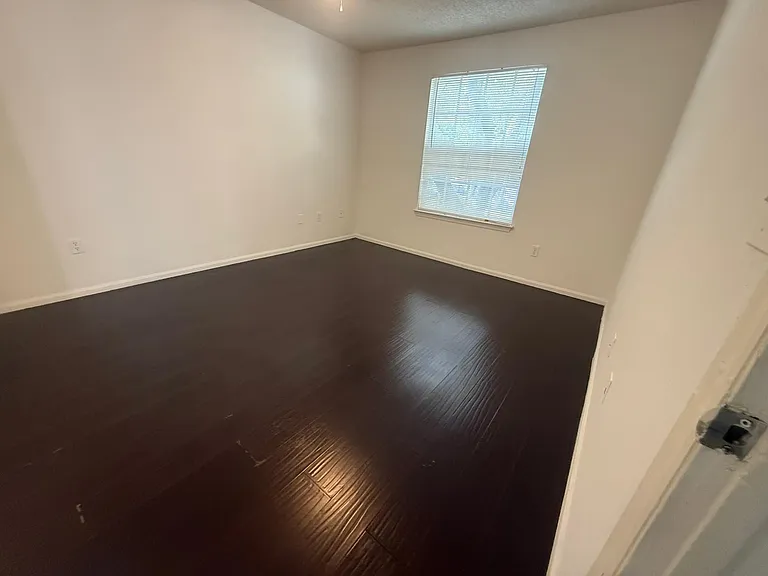 2201 Metropolitan Way — Photo 9