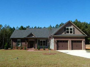 153 Summit Overlook Dr, Clayton, NC 27527