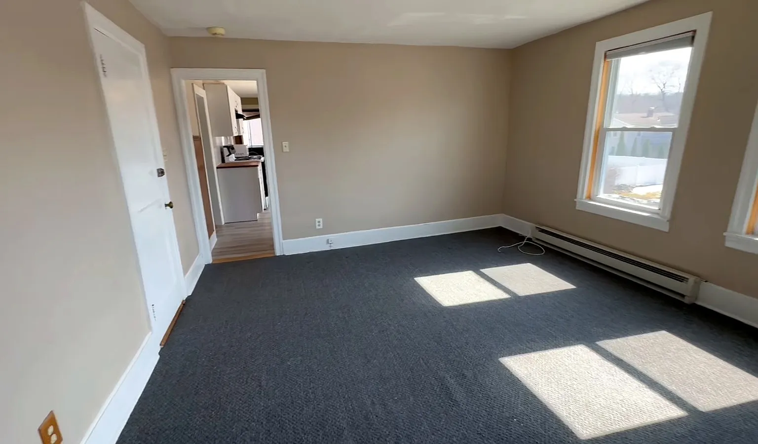 2 bed, 1000 sqft, $1,950 — Photo 3