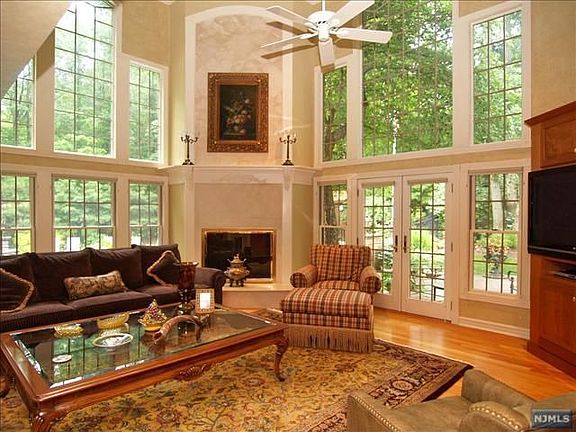 3rd image of 4 Deborah Ct