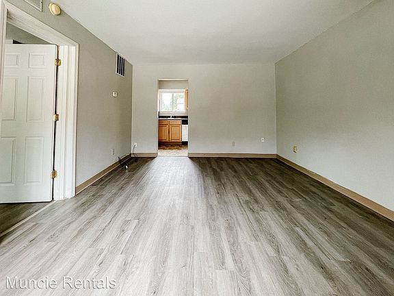 3rd image of 1619 W Gilbert St #11548602