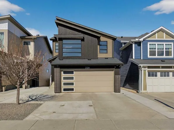 220 S Evansborough Way NW, Calgary, AB T3P 0N9