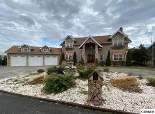 2206 Rogers Pl, Sevierville, TN 37876