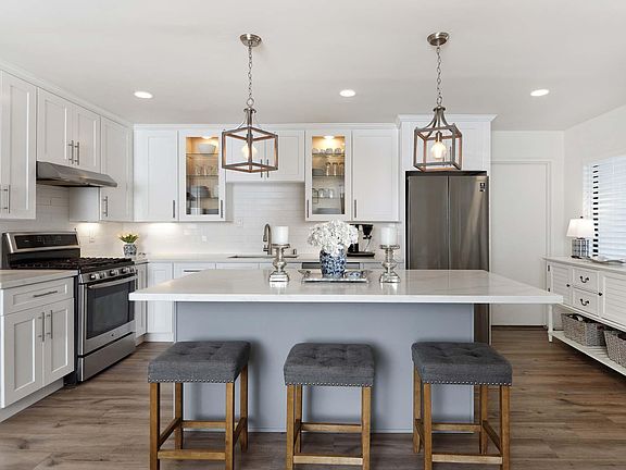 3rd image of 4352 Tecumseh Way