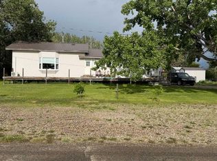 421 W Retzke St, Taber, AB T0K0V0