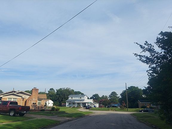 4th image of 202 Glenwood Dr