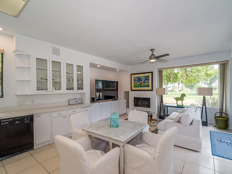 645 Hospitality Dr — Photo 19