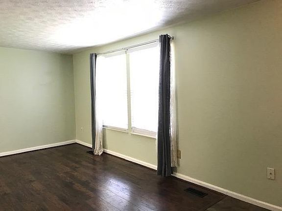 4th image of 5861 Brushwood Ct