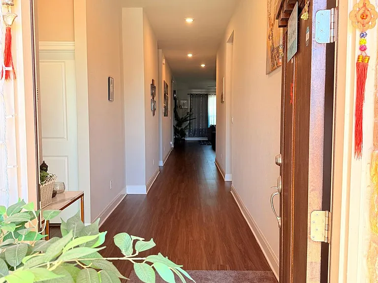 1224 Leaning Oak Ln — Photo 4