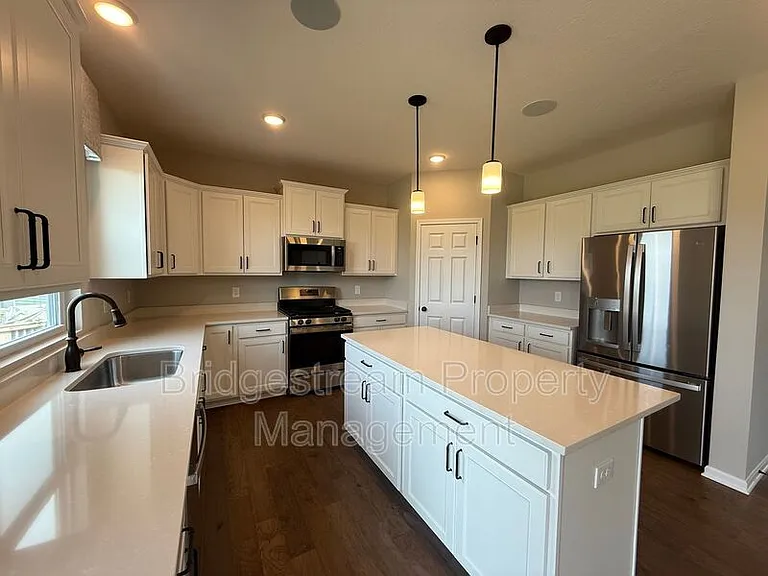 3032 Wellington Ln — Photo 3