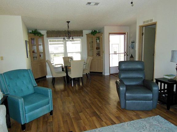 5th image of 4659 Arlington Park Dr