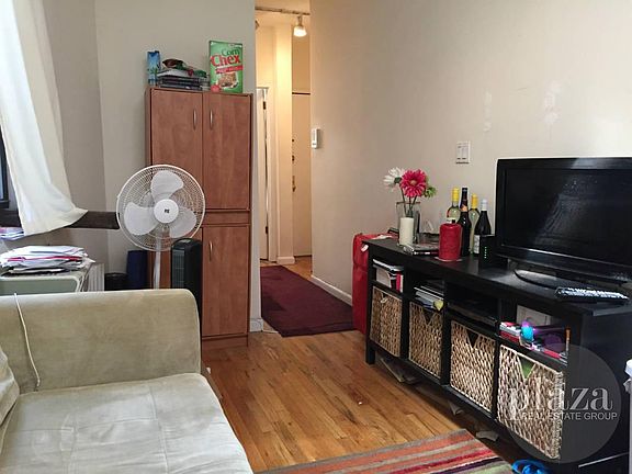 3rd image of 209 E 10th St APT 016