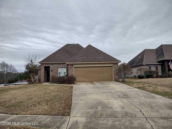 446 Ashtree Ln