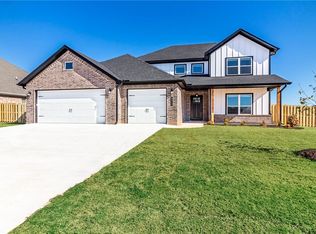 6315 S 59th St, Rogers, AR 72758