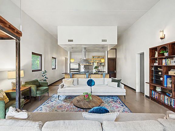4th image of 2218 Belmont Blvd APT 102