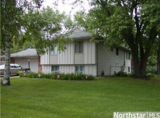 10464 Hollywood Blvd NW, Coon Rapids, MN 55433