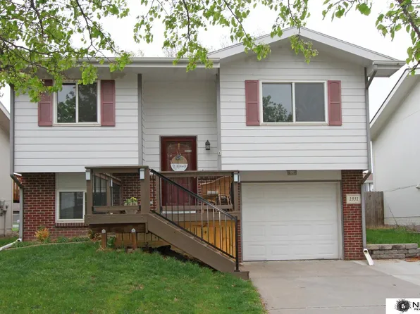 1931 NW 54th St, Lincoln, NE 68528