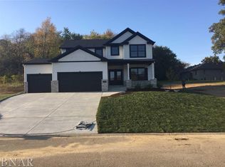 604 E Vorey St, Heyworth, IL 61745